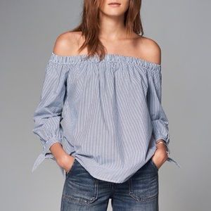 NWOT Abercrombie & Fitch off-the-shoulder …
